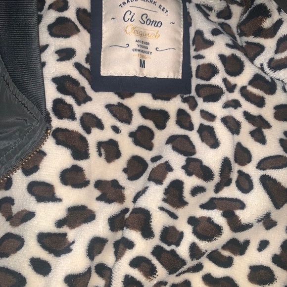 Olive bomber jacket - Picture 2 of 4